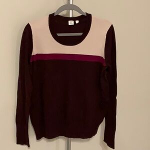 Burgundy gap sweater size large